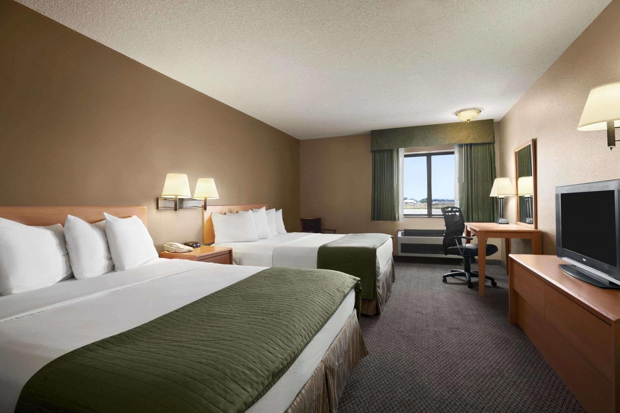 Super 8 By Wyndham Baker City Exterior photo